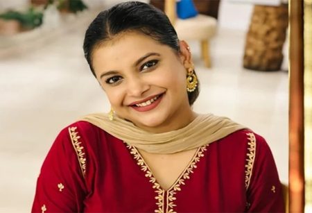 বুঝে-শুনে গুজব ছড়াতে হয় : শবনম ফারিয়া