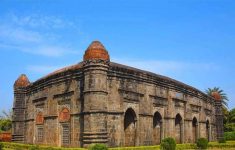 ৬৫৩ বছরের পুরোনো মসজিদে পূজার আয়োজন কলকাতায়