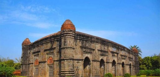 ৬৫৩ বছরের পুরোনো মসজিদে পূজার আয়োজন কলকাতায়