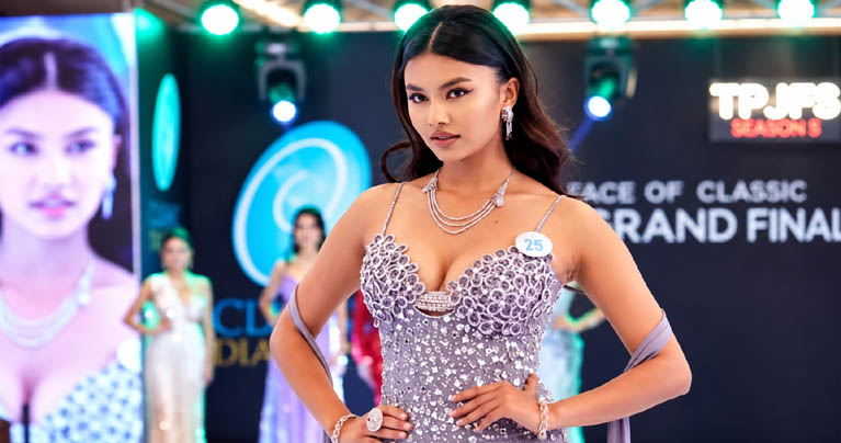 এবার ‘ব্যাচেলর পয়েন্ট’-এ নেপালি অভিনেত্রী রাজেশ্রী