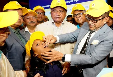 আজ থেকে সারাদেশে কলেরার টিকা, দুই ডোজে ৫১ লাখের বেশি মানুষকে আনার লক্ষ্য