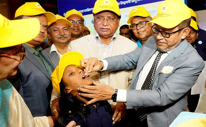 আজ থেকে সারাদেশে কলেরার টিকা, দুই ডোজে ৫১ লাখের বেশি মানুষকে আনার লক্ষ্য
