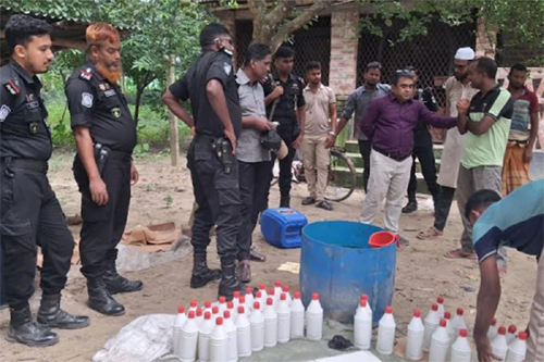 অবৈধ টয়লেট্রিজ উৎপাদনকারী প্রতিষ্ঠানকে এক লাখ টাকা জরিমানা