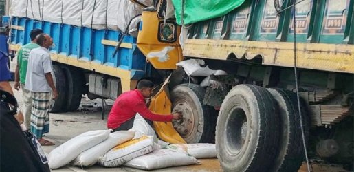 বগুড়ায় দাঁড়িয়ে থাকা ট্রাকে আরেক ট্রাকের ধাক্কা, নিহত ২