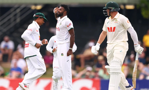টাইগার পেসারদের তোপে ১৭৬ রানেই ৮ উইকেট হারিয়ে বিপাকে অস্ট্রেলিয়া