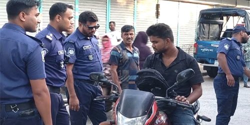 মোংলায় অপরাধ-নাশকতা ঠেকাতে পুলিশের টহল জোরদার