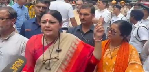 কলকাতার হোটেলে আগুন: নিহতদের পরিচয় নিয়ে ধোঁয়াশা, নিশ্চিত করবে পুলিশ