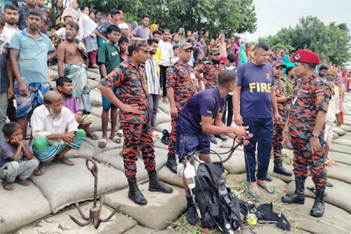 নদীতে গোসলে নেমে দৃষ্টিপ্রতিবন্ধী তরুণী নিখোঁজ, চলছে উদ্ধার অভিযান