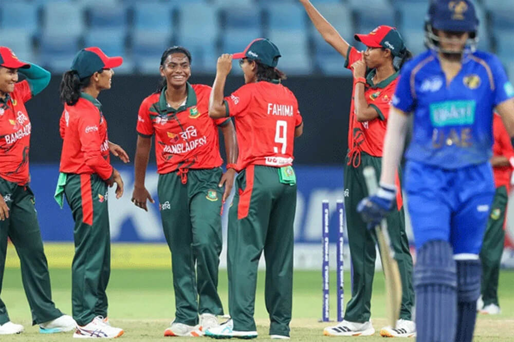 বোলারদের দাপটে আরব আমিরাতকে হারিয়ে সেমিফাইনালে বাংলাদেশ