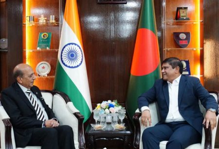 প্রতিরক্ষা উপদেষ্টার সঙ্গে ভারতীয় হাইকমিশনারের সৌজন্য সাক্ষাৎ