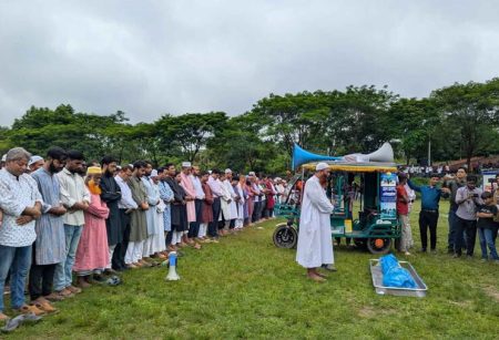 কুবি ক্যাম্পাসে অপ্রতিমের প্রথম জানাজা, শোকে ভারী পুরো প্রাঙ্গণ