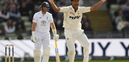 রাজাউল্লাহর খোঁজে গ্রামে কোচ, হাতে ছিল না পাসপোর্ট—ইংল্যান্ডে গিয়ে রুটকে ৪ বলেই ফেরালেন