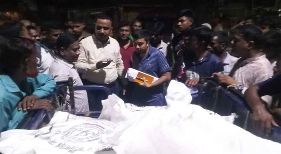 জয়পুরহাটে পাচারের সময় ২০ বস্তা সরকারি সার জব্দ