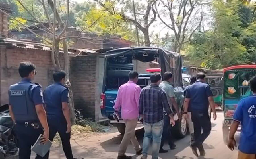 চাঁপাইনবাবগঞ্জে দুই পক্ষের সংঘর্ষের প্রস্তুতি, ককটেল বিস্ফোরণে আহত ২