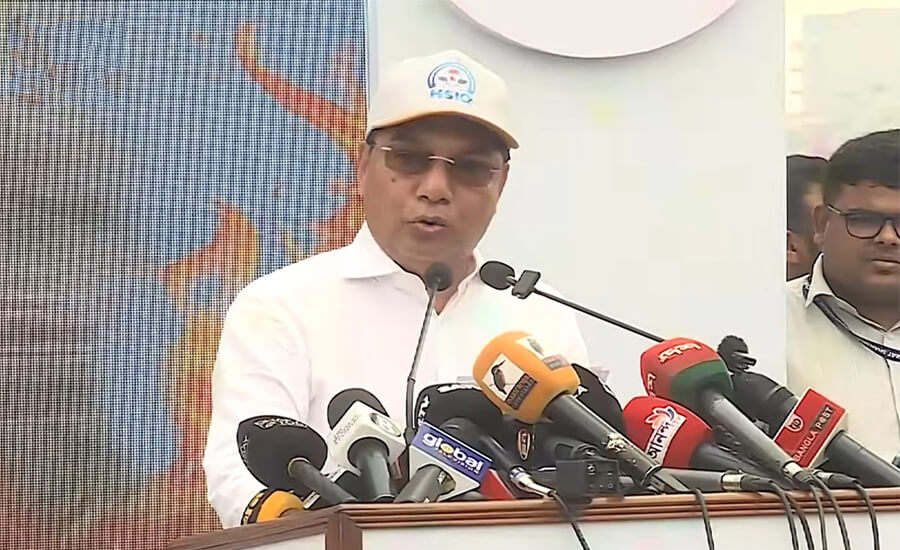 বিমানবন্দরের নিরাপত্তায় অবহেলা নয়, কঠোর শাস্তির হুঁশিয়ারি বিমানমন্ত্রীর