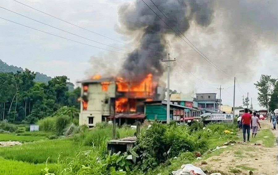 কক্সবাজারে রিসোর্টে ভয়াবহ আগুন, নিহত ৭; নিখোঁজ অন্তত ৫