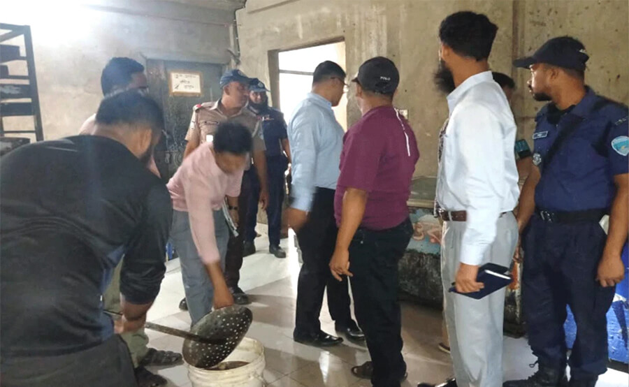 মিষ্টির সিরায় মরা পোকা, অস্বাস্থ্যকর পরিবেশে বেকারি; জরিমানা ১ লাখ